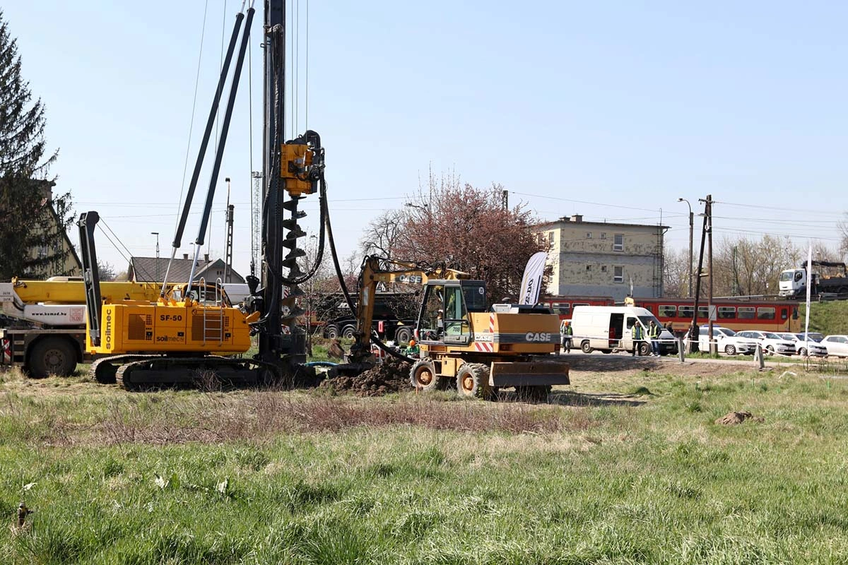 Megkezdődött az Y-híd építése 