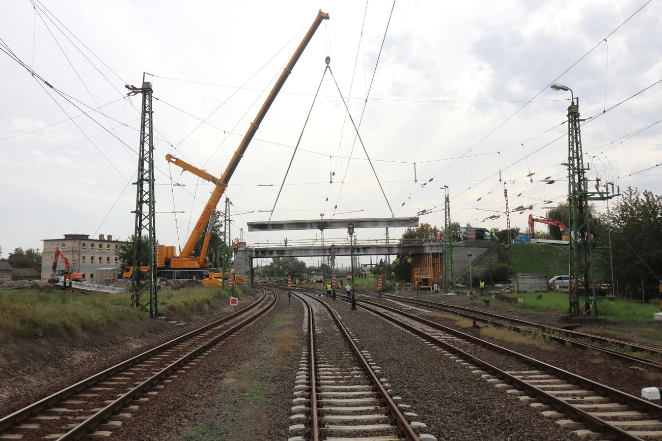 A Vörösmarty úti vasúti felüljáró bontása |Fotó: Mocsári László 