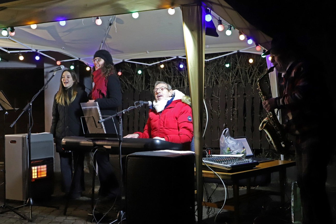 Évbúcsúztató Lakótelepi Zenélés a Dália utcában 