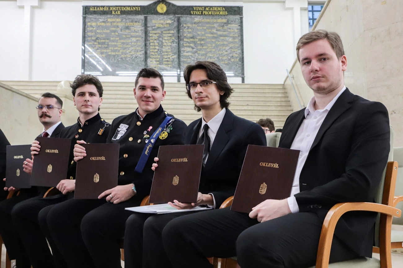 Diplomaátadó ünnepség a Miskolci Egyetemen