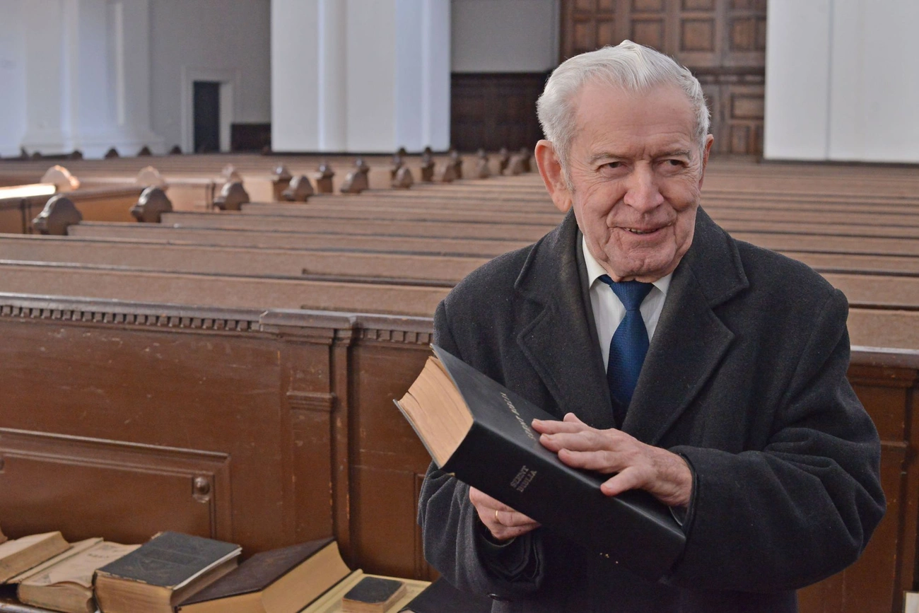 Bibliakiállítás a Kossuth utcai templomban