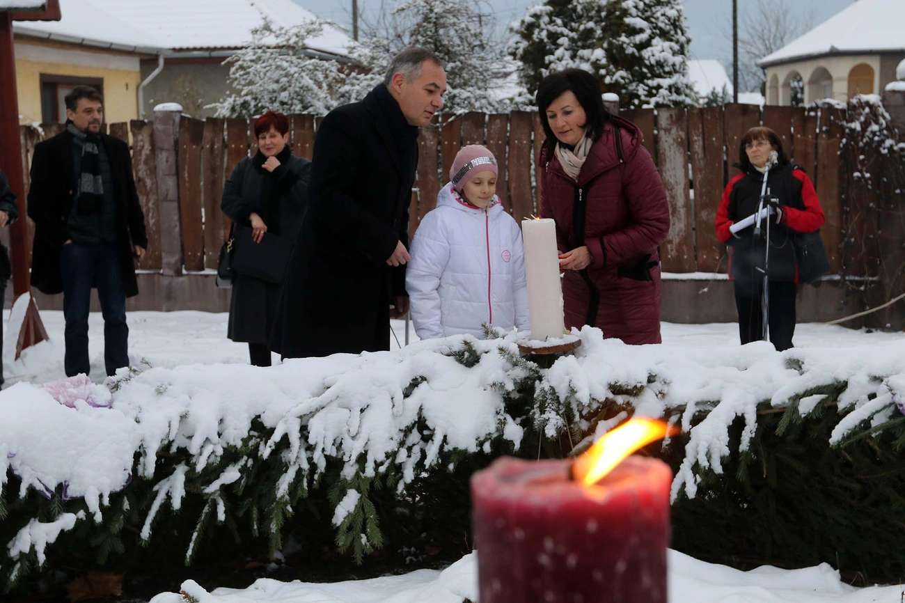 Advent Szirma