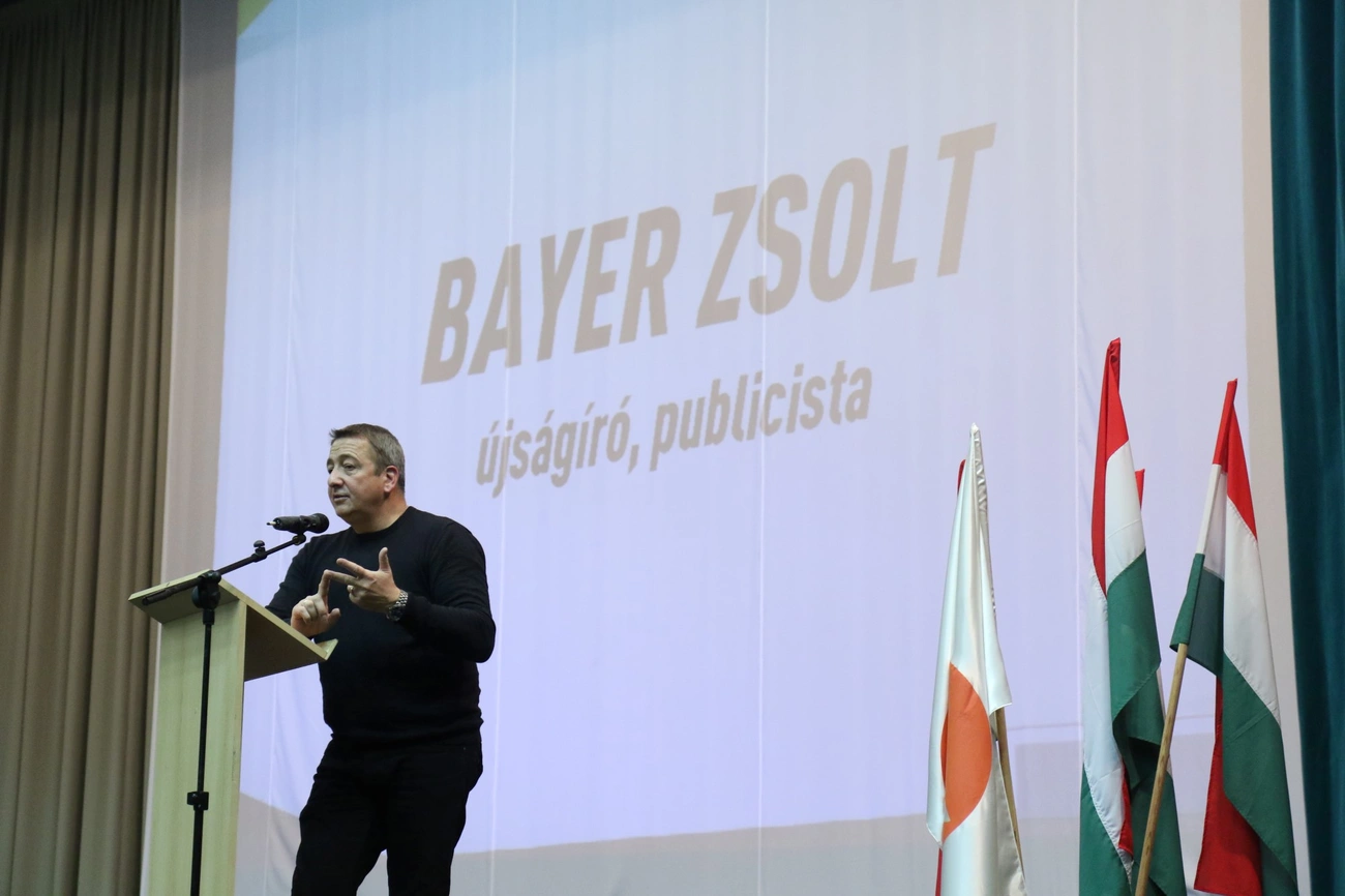Védjük meg Magyarországot - Lakossági fórum vendége Bayer Zsolt